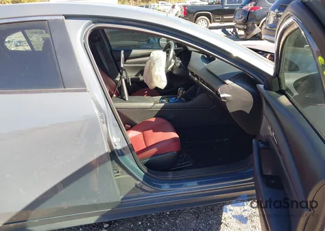 2023 Mazda Mazda3 2.5 S Carbon Edition z USA, uszkodzony, nr VIN 3MZBPACMXPM369025